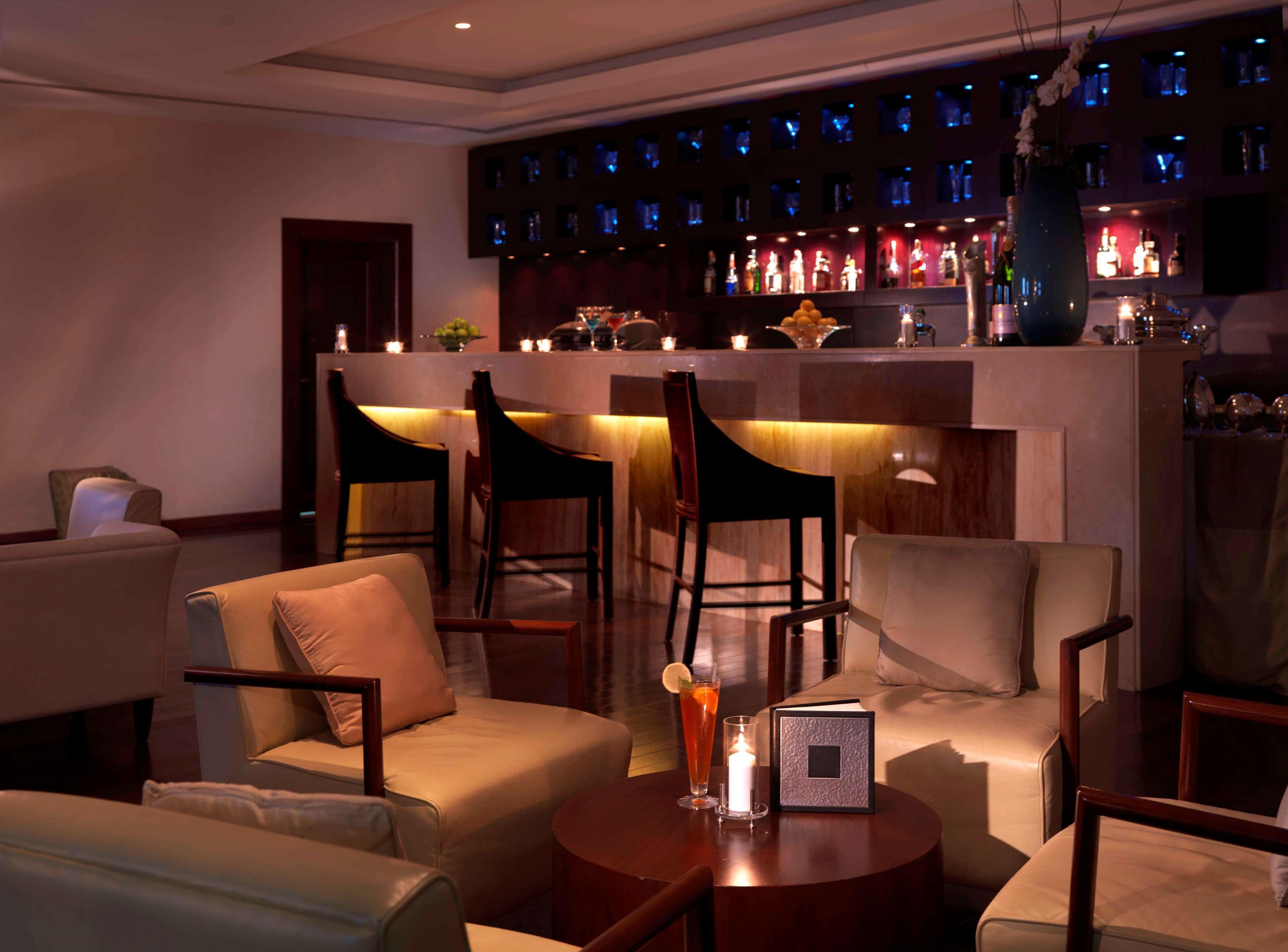 منتجع راديسون بلو، الفجيرة المظهر الخارجي الصورة The bar at the lounge