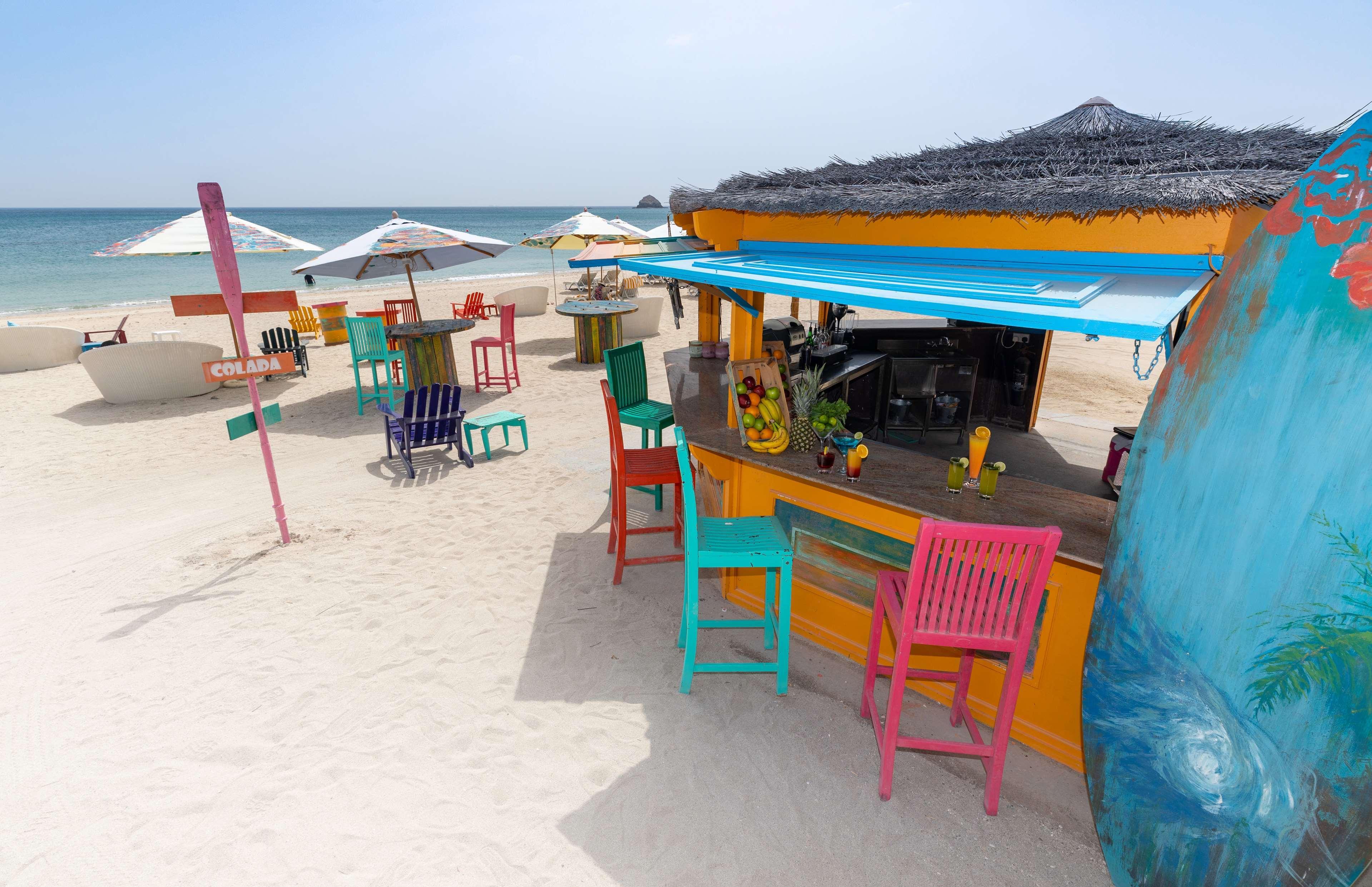 منتجع راديسون بلو، الفجيرة المظهر الخارجي الصورة Beach bar in Akumal, Quintana Roo, Mexico