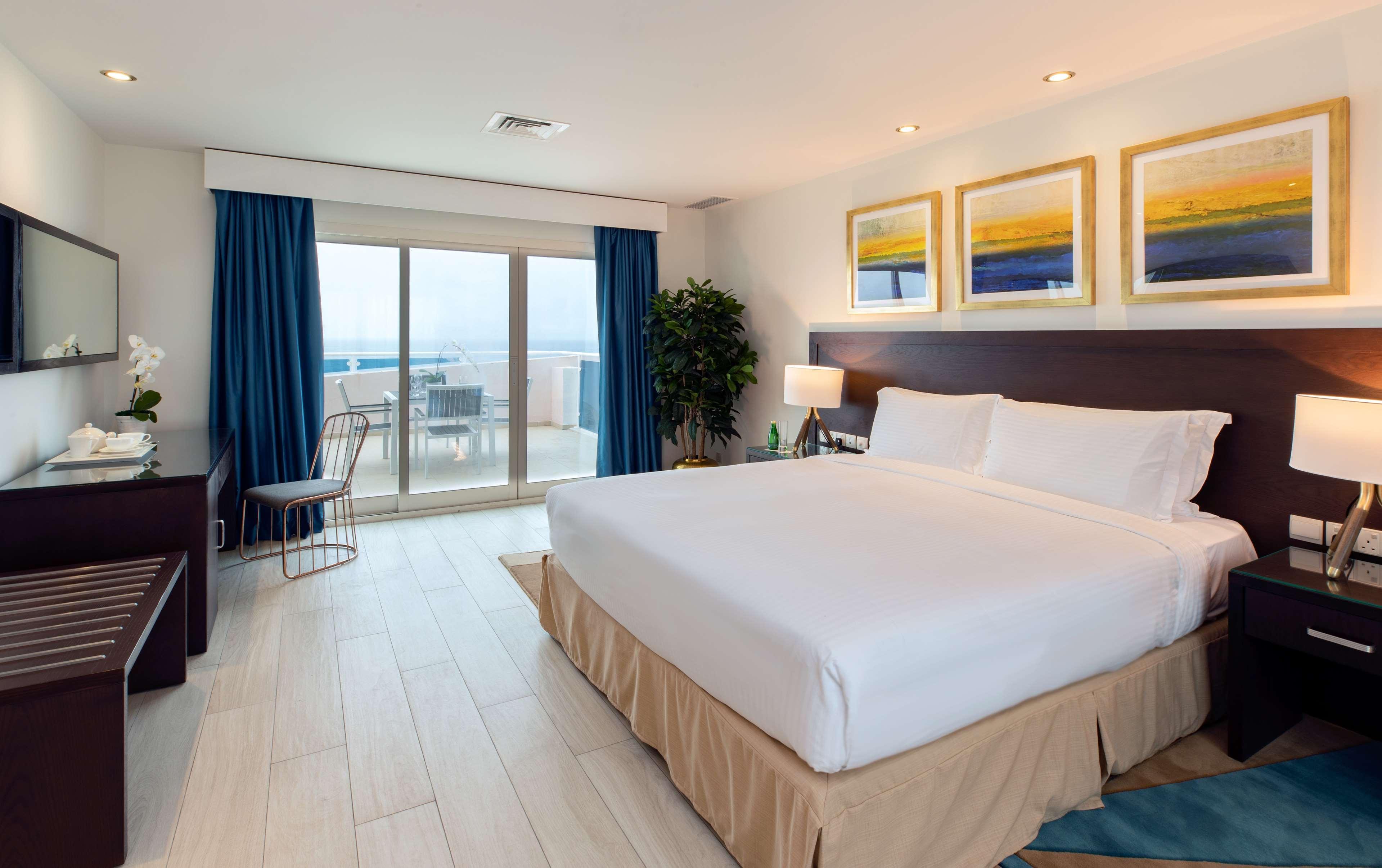 منتجع راديسون بلو، الفجيرة المظهر الخارجي الصورة A bedroom at the Hilton San Diego Bayfront