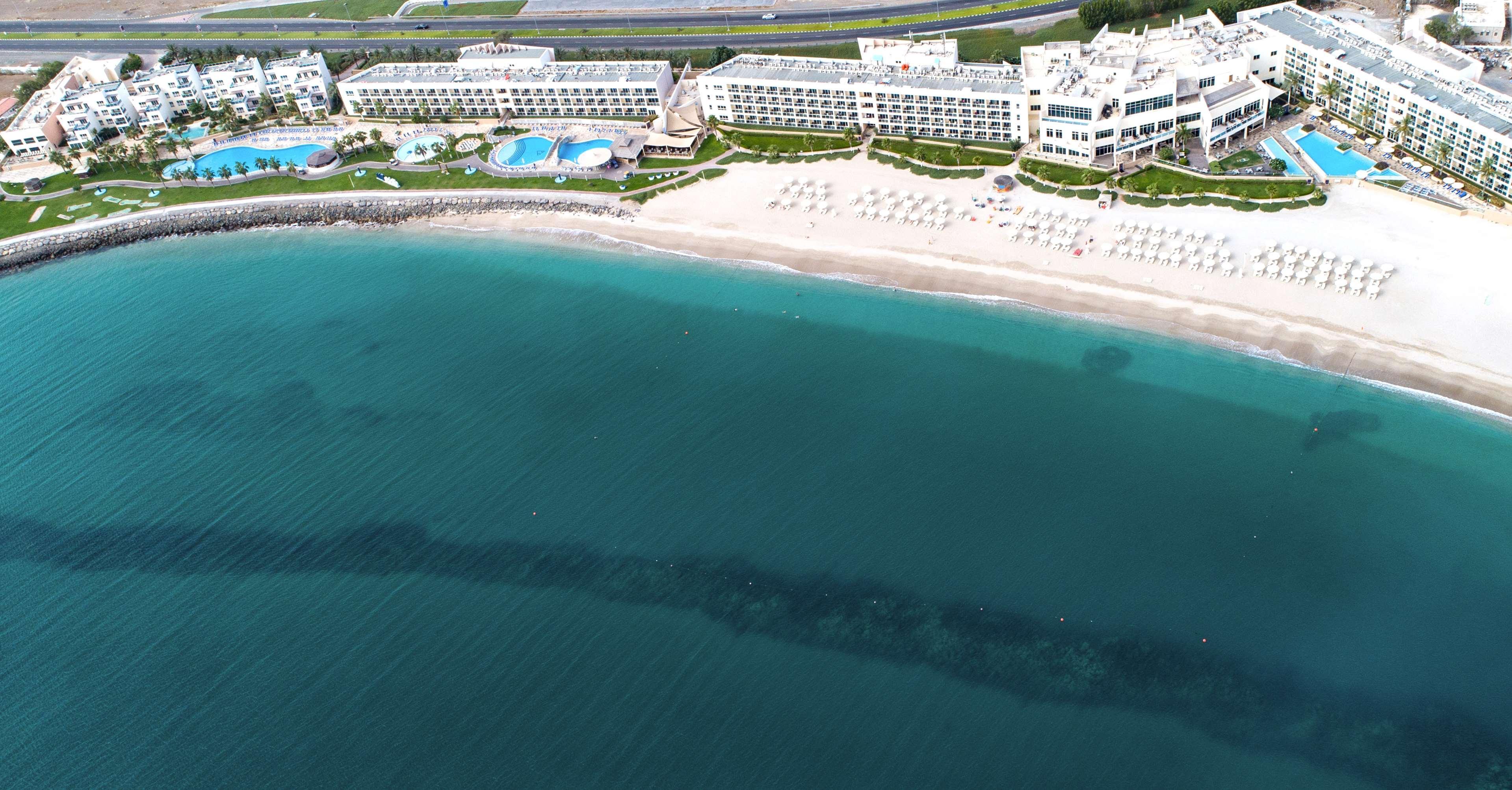 منتجع راديسون بلو، الفجيرة المظهر الخارجي الصورة Aerial view of the hotel