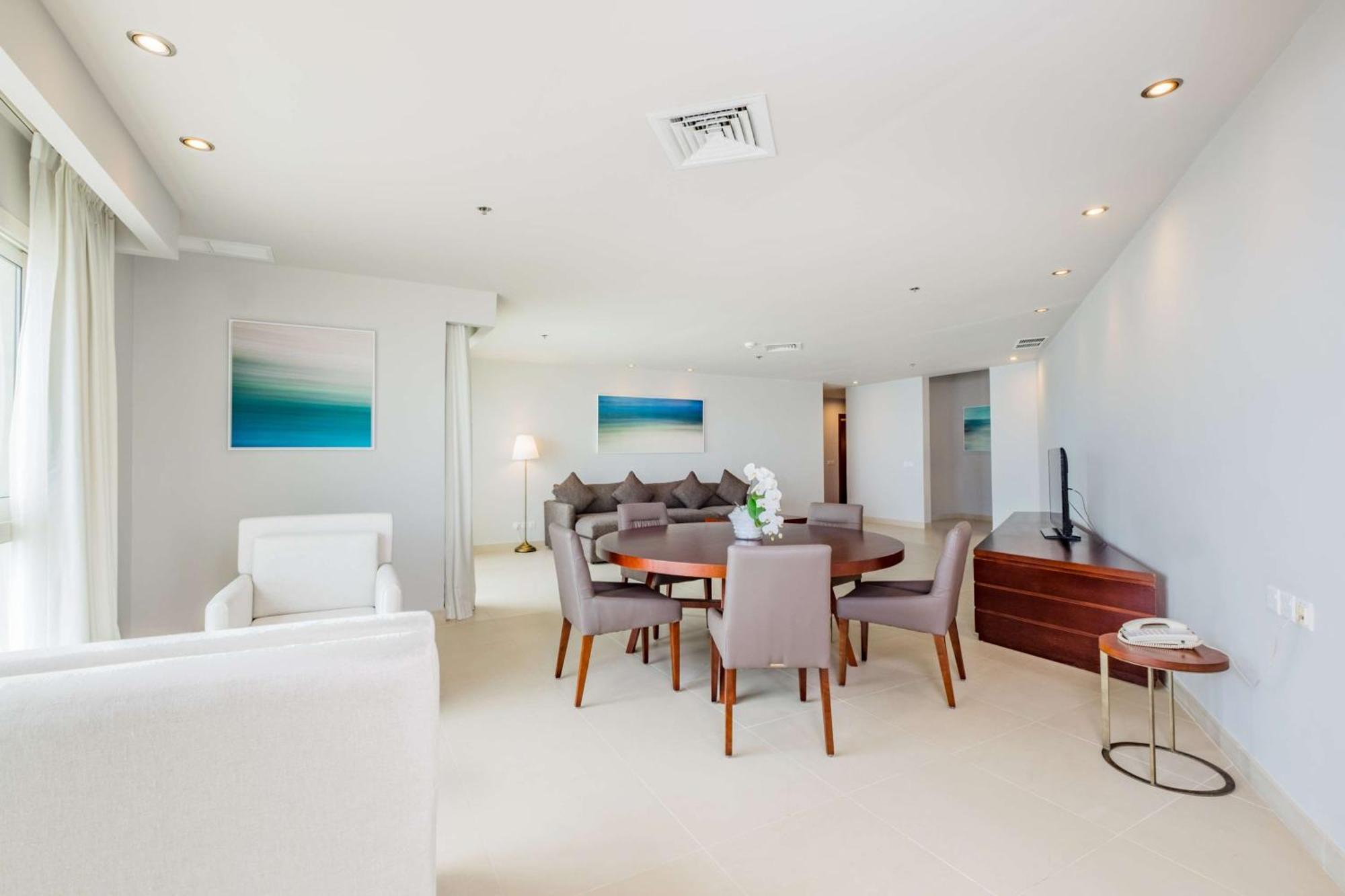 منتجع راديسون بلو، الفجيرة المظهر الخارجي الصورة A typical suite at the hotel