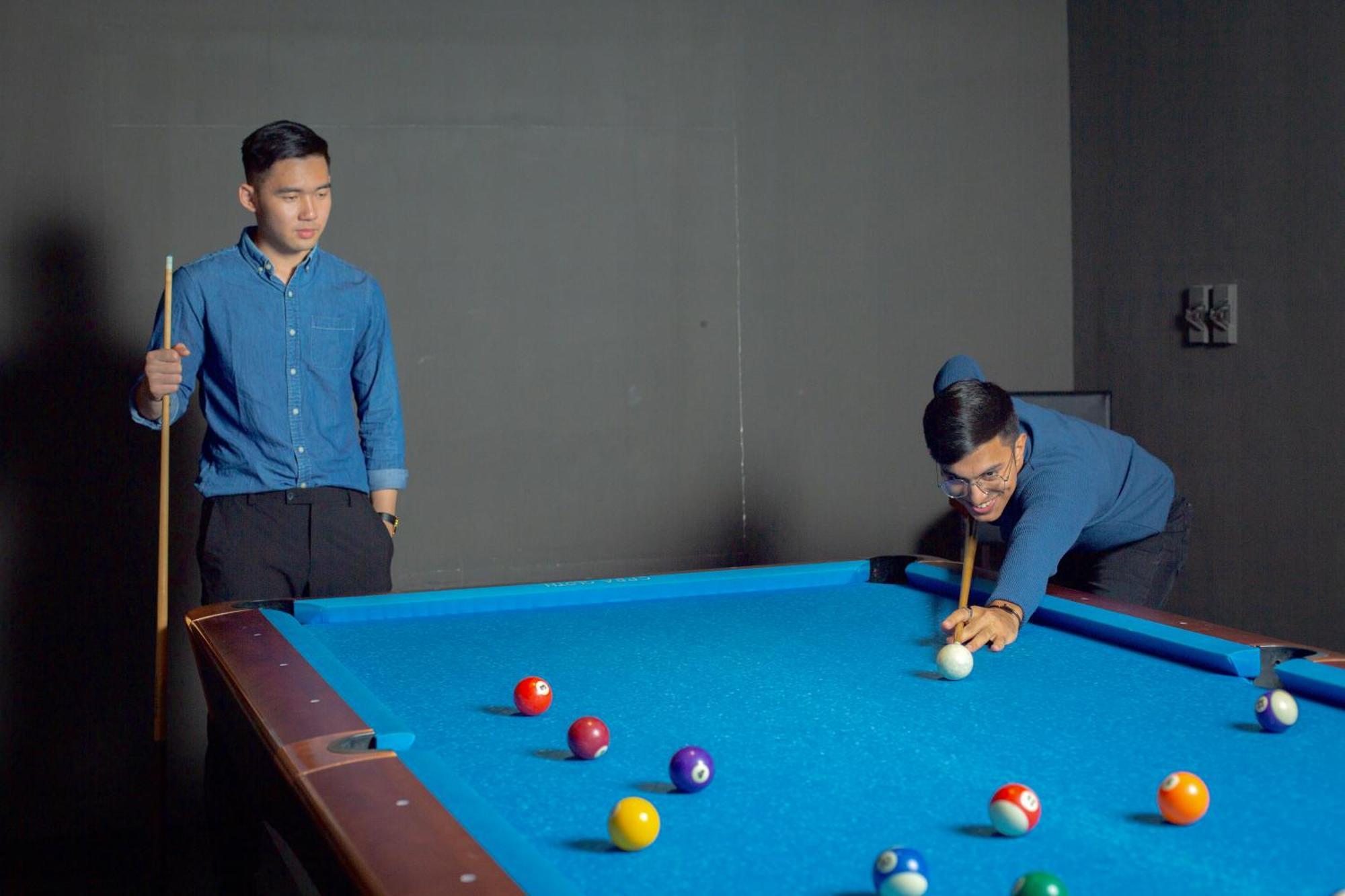 منتجع راديسون بلو، الفجيرة المظهر الخارجي الصورة Pool players