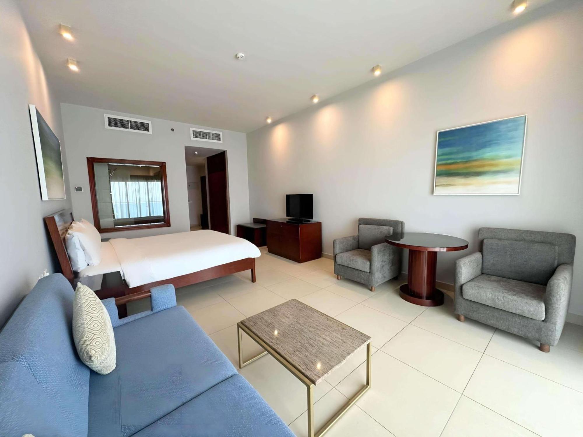 منتجع راديسون بلو، الفجيرة المظهر الخارجي الصورة A room at the hotel